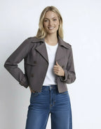 Kurze Trenchjacke für Damen mit doppelter Knopfleiste und Reverskragen