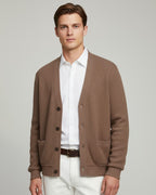 Herren Strickjacke mit V-Ausschnitt und aufgesetzten Seitentaschen – einfarbig