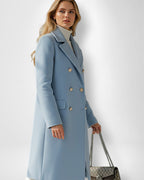 Langer Damenmantel mit goldenen Knopfdetails