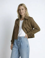Kurze Trenchjacke für Damen mit doppelter Knopfleiste und Reverskragen