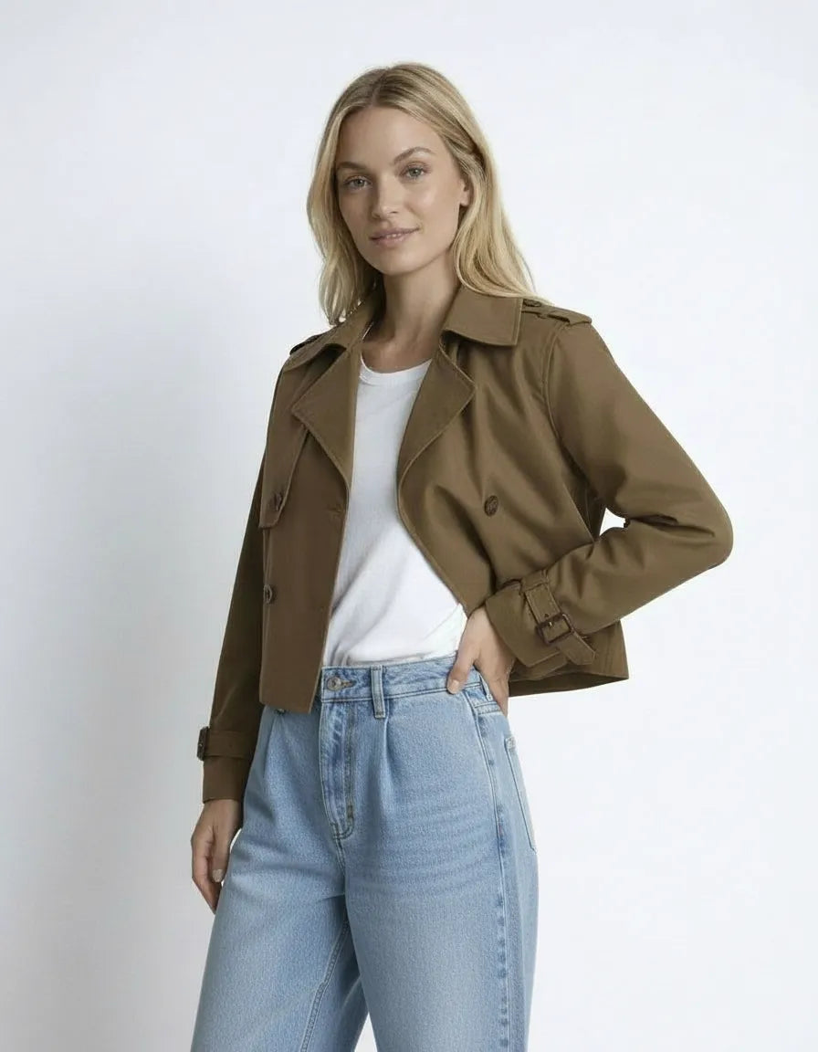 Kurze Trenchjacke für Damen mit doppelter Knopfleiste und Reverskragen