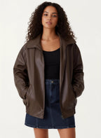 Moderne Oversized Jacke für Damen mit breitem Blazerkragen und elastischem Saum