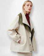 Mantel mit hohem mehrlagigem Kapuzenkragen für windige und regnerische Tage