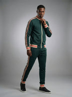 Trainingsanzug für Herren mit Reißverschluss und Bündchen an Ärmeln und Beinabschlüssen