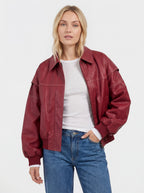 Pilotenjacke für Damen mit Coating und klassischem Kragen in Oversize Fit