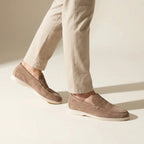 Klassische Slipper für Herren im Velours Design