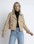 Kurze Trenchjacke für Damen mit doppelter Knopfleiste und Reverskragen