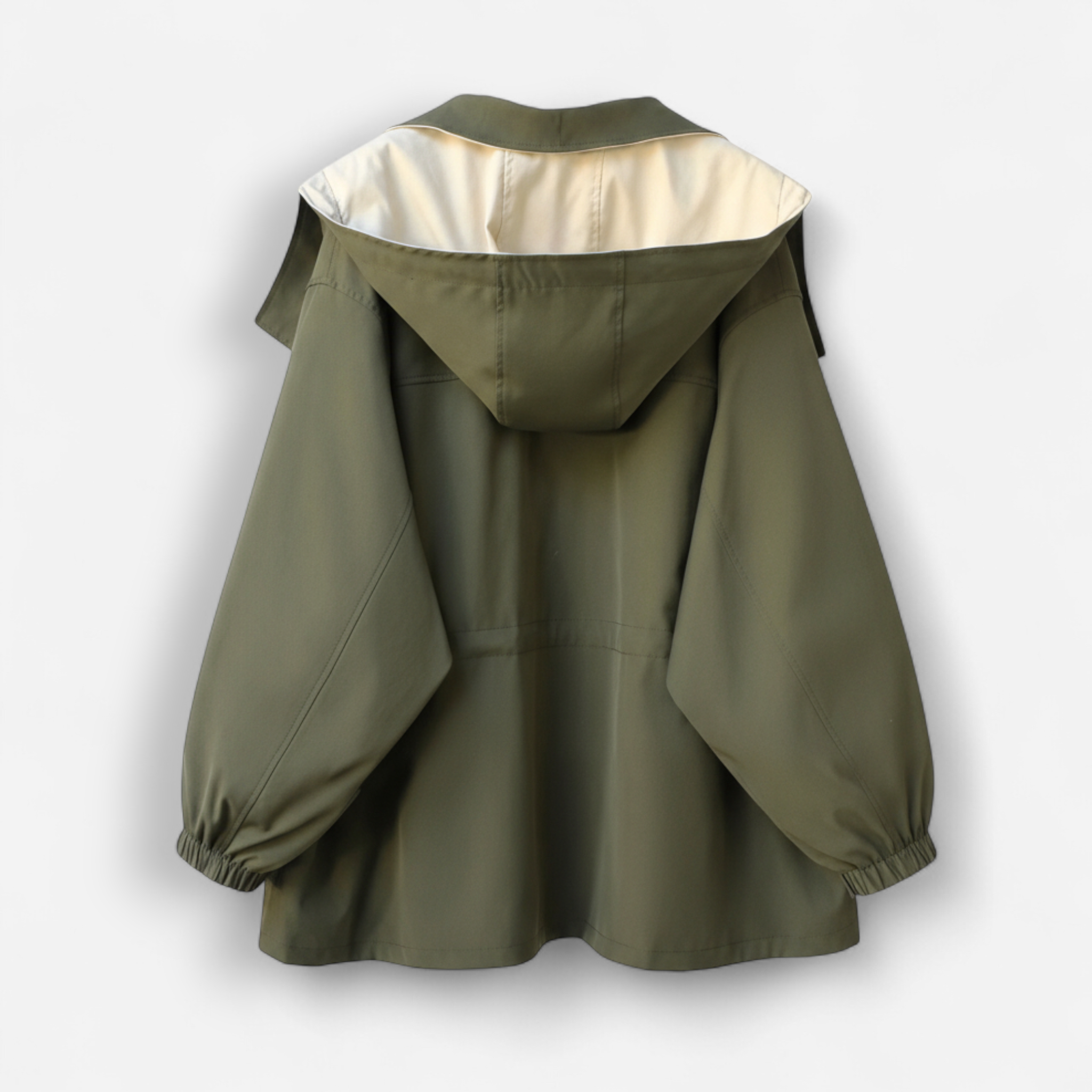 Mantel mit hohem mehrlagigem Kapuzenkragen für windige und regnerische Tage