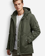 Warme Winterjacke für Herren aus robustem Obermaterial mit gefütterter Kapuze