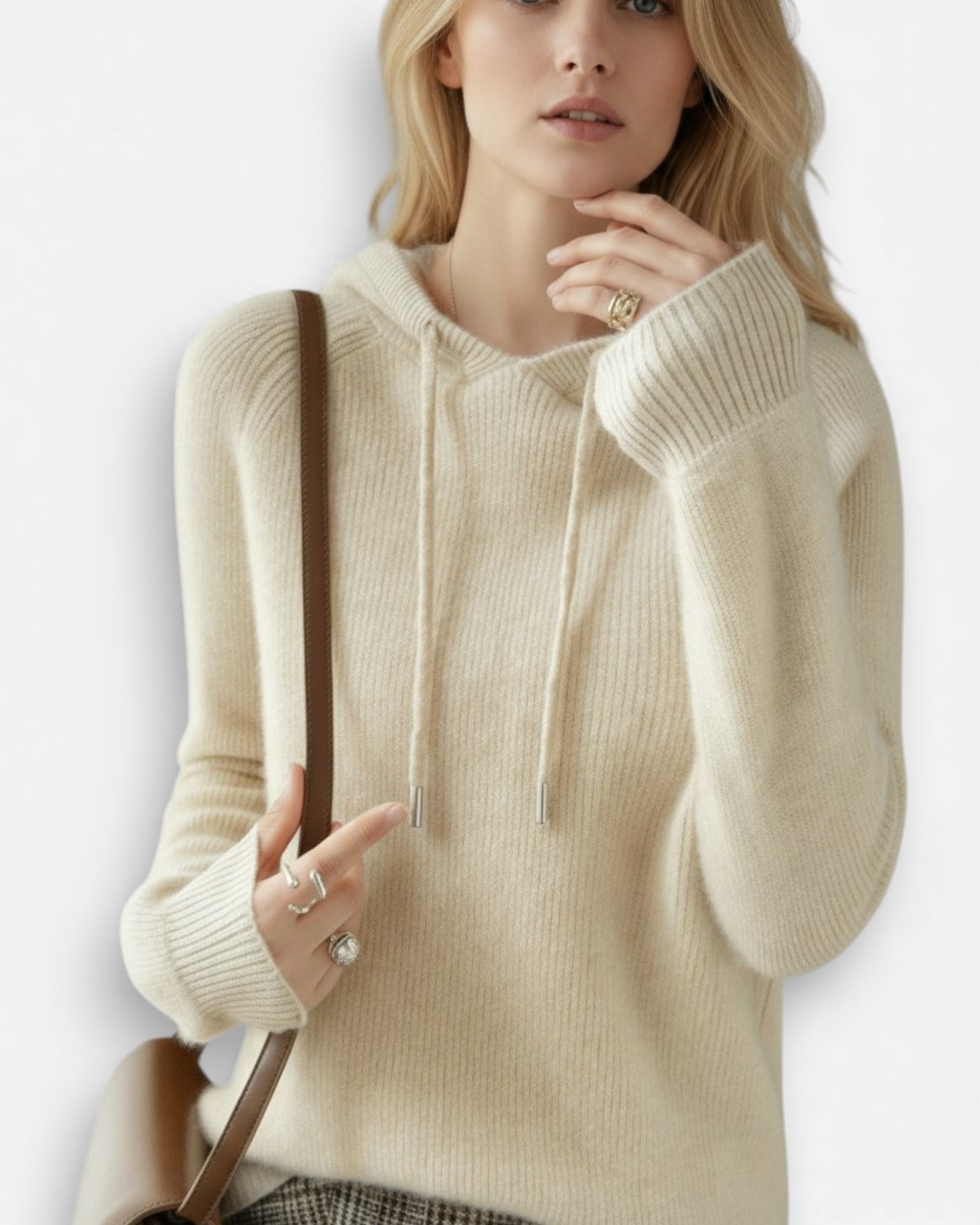 Weicher gerippter pullover für Damen mit Kapuze