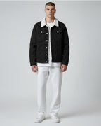 Gefütterte Jeansjacke für Herren mit flauschigem Hemdkragen