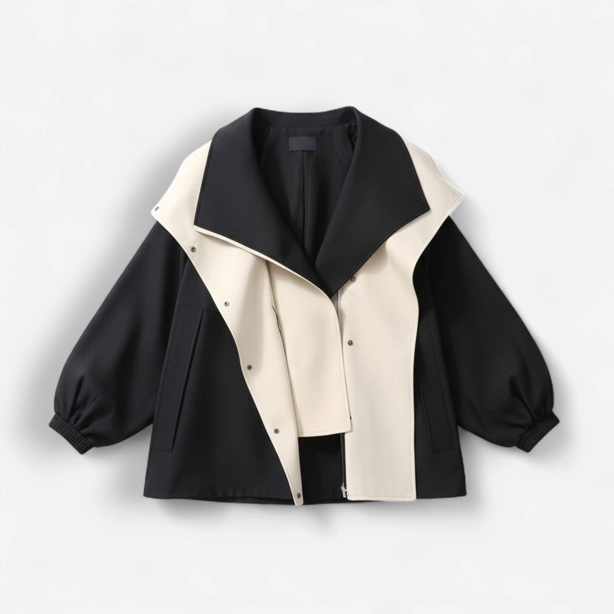 Mantel mit hohem mehrlagigem Kapuzenkragen für windige und regnerische Tage