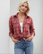 Kariertes Hemd für Damen mit langen Ärmeln und Brusttaschen mit Patte