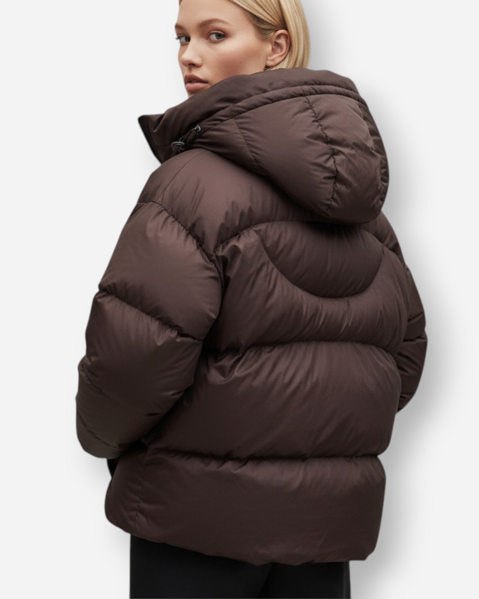 Gesteppte Damen Winterjacke mit großer Kapuze und verlängertem Saum hinten