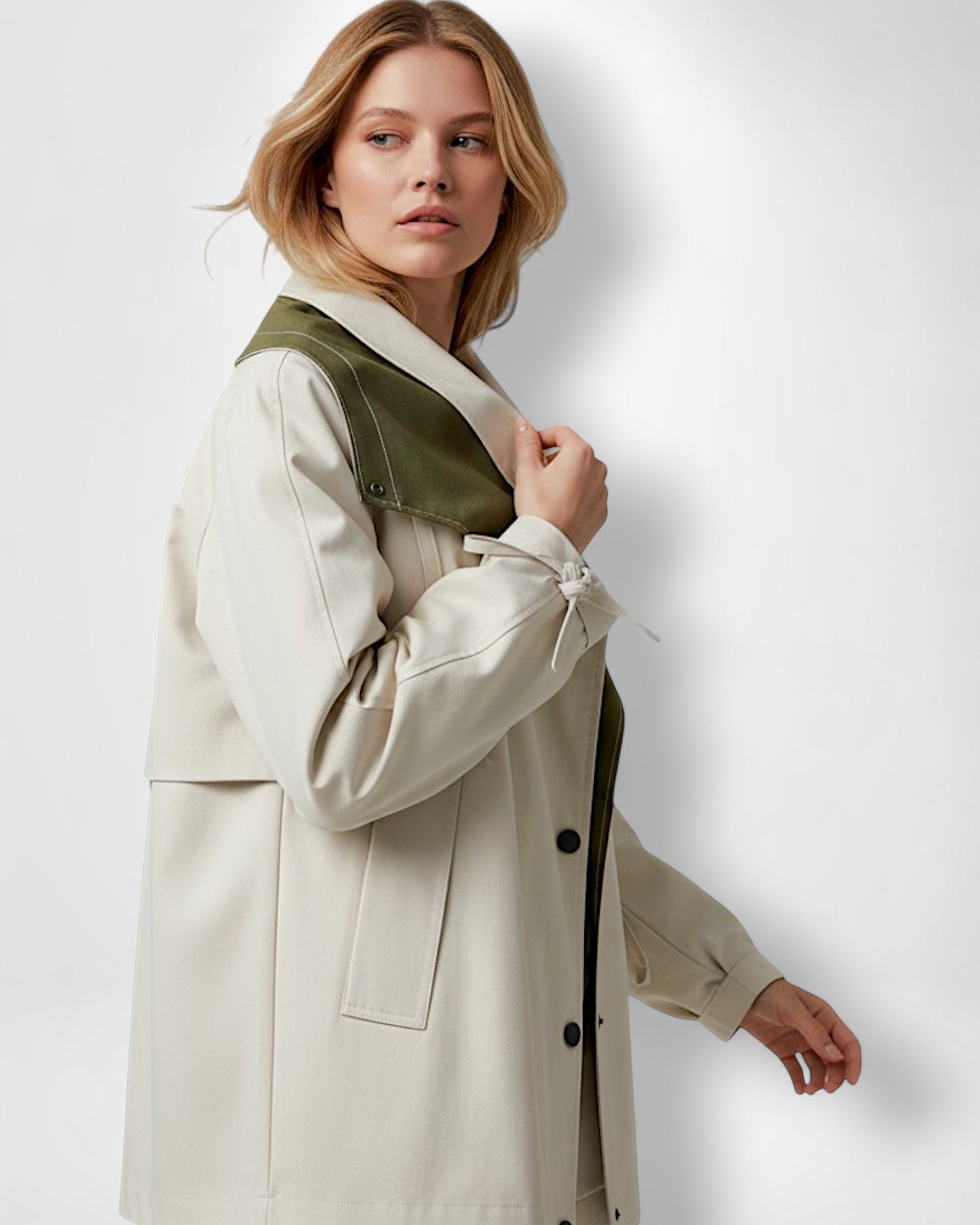 Mantel mit hohem mehrlagigem Kapuzenkragen für windige und regnerische Tage