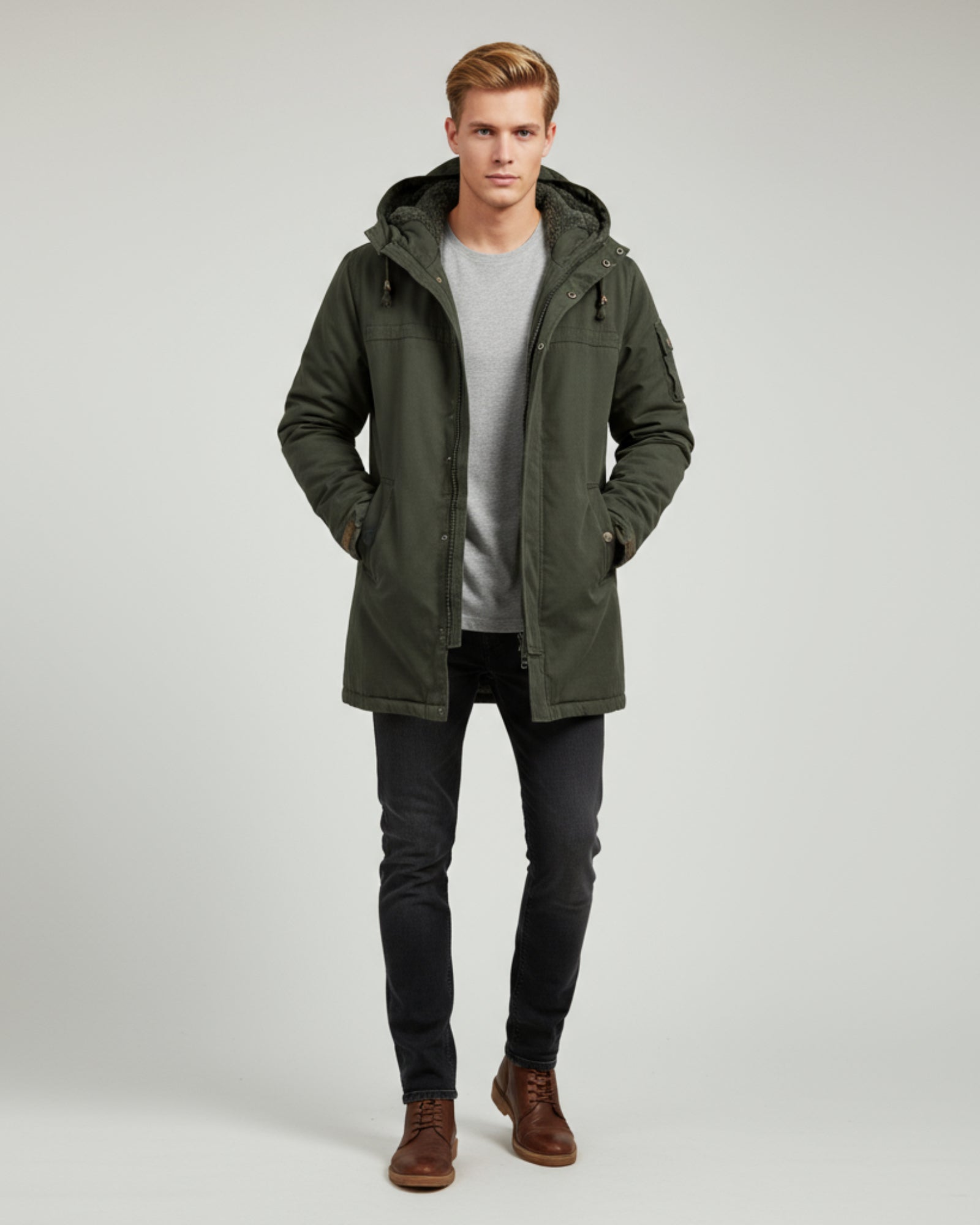 Moderne Herren Winterjacke mit Kapuze und lässiger Passform