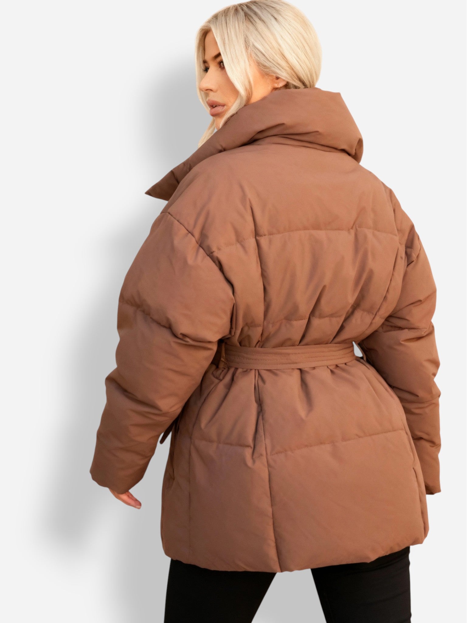 Taillierte Damen Winter Pufferjacke mit Gürtel und Stehkragen