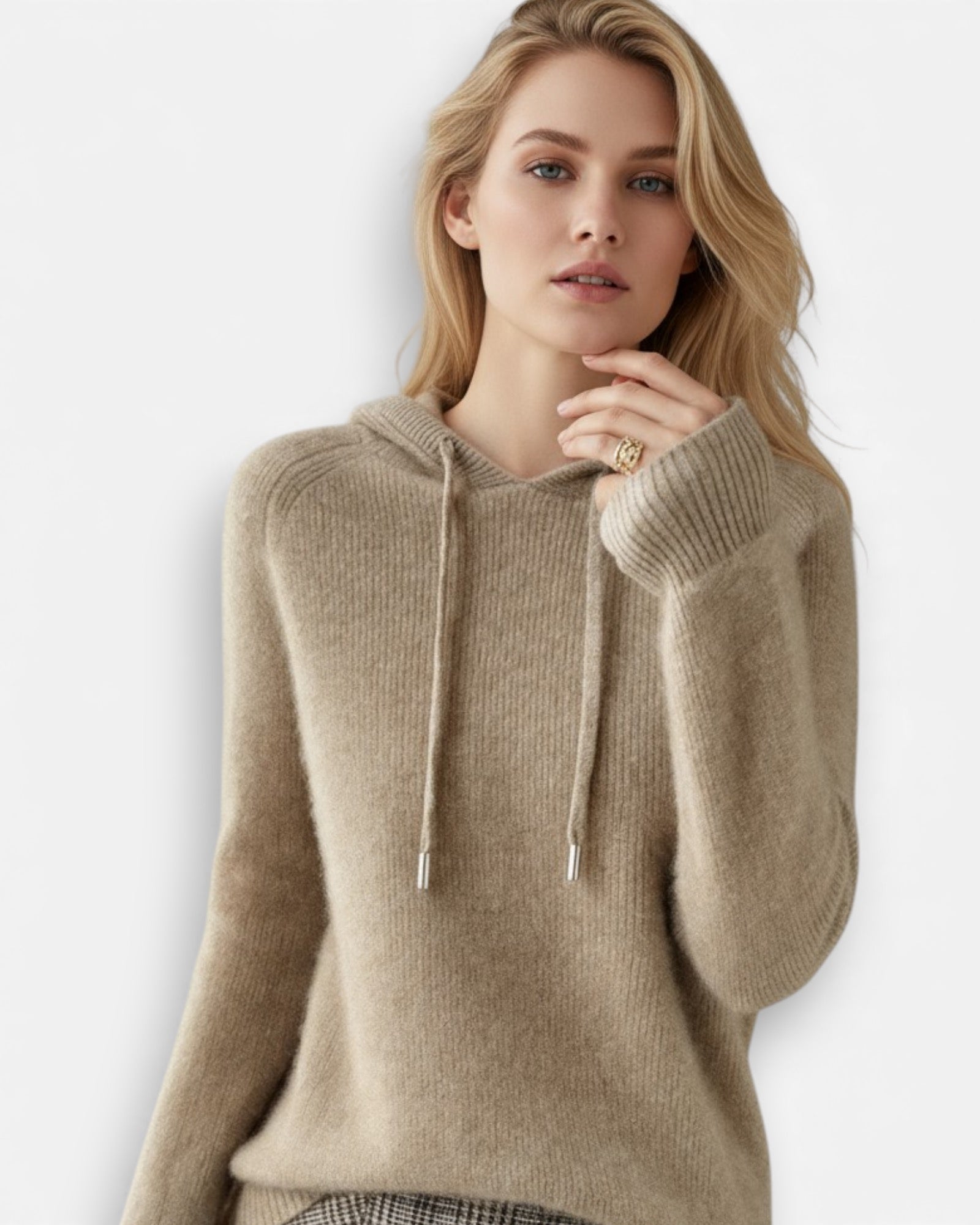 Weicher gerippter pullover für Damen mit Kapuze