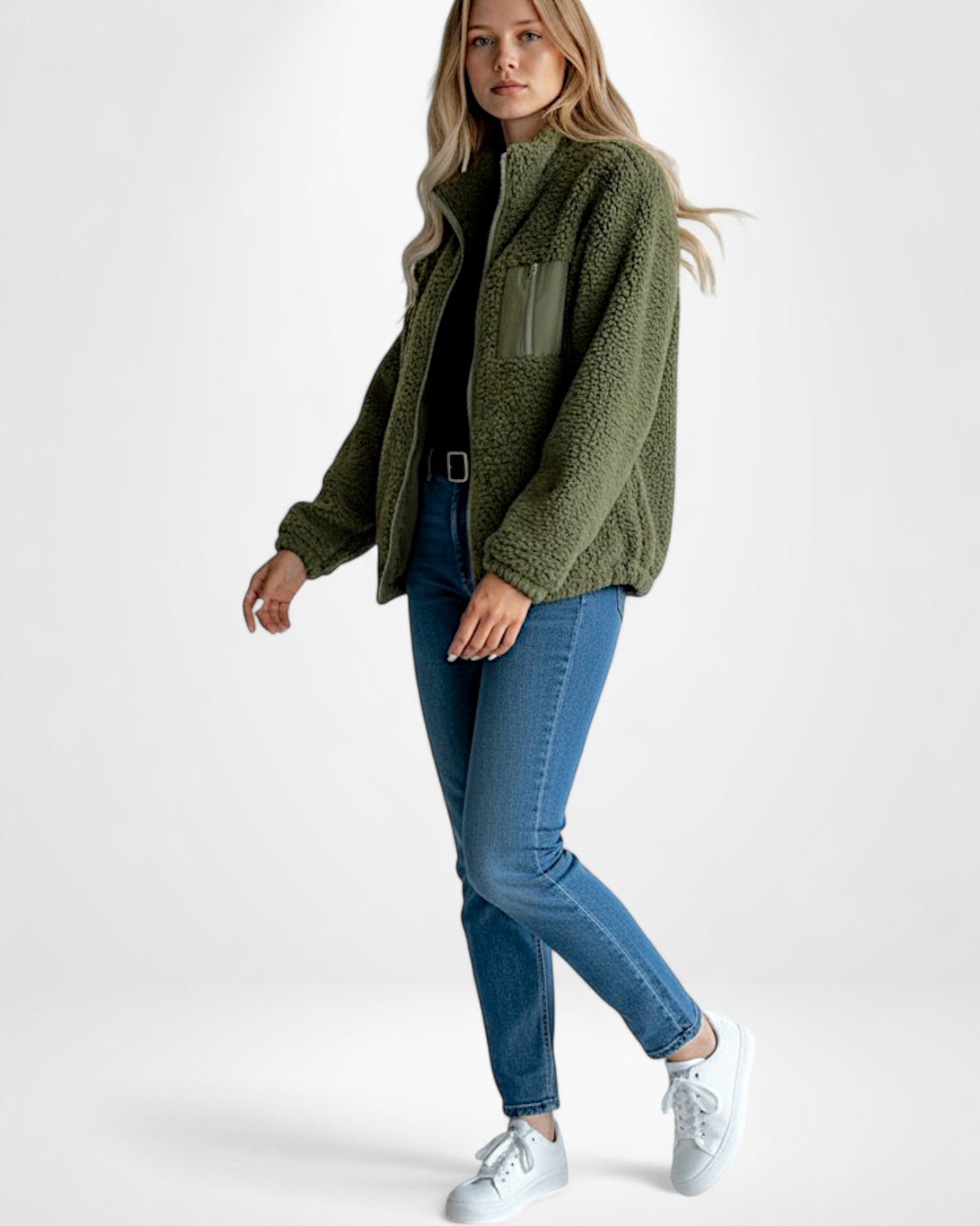 Leichte Fleecejacke mit hohem Kragen und Brusttasche