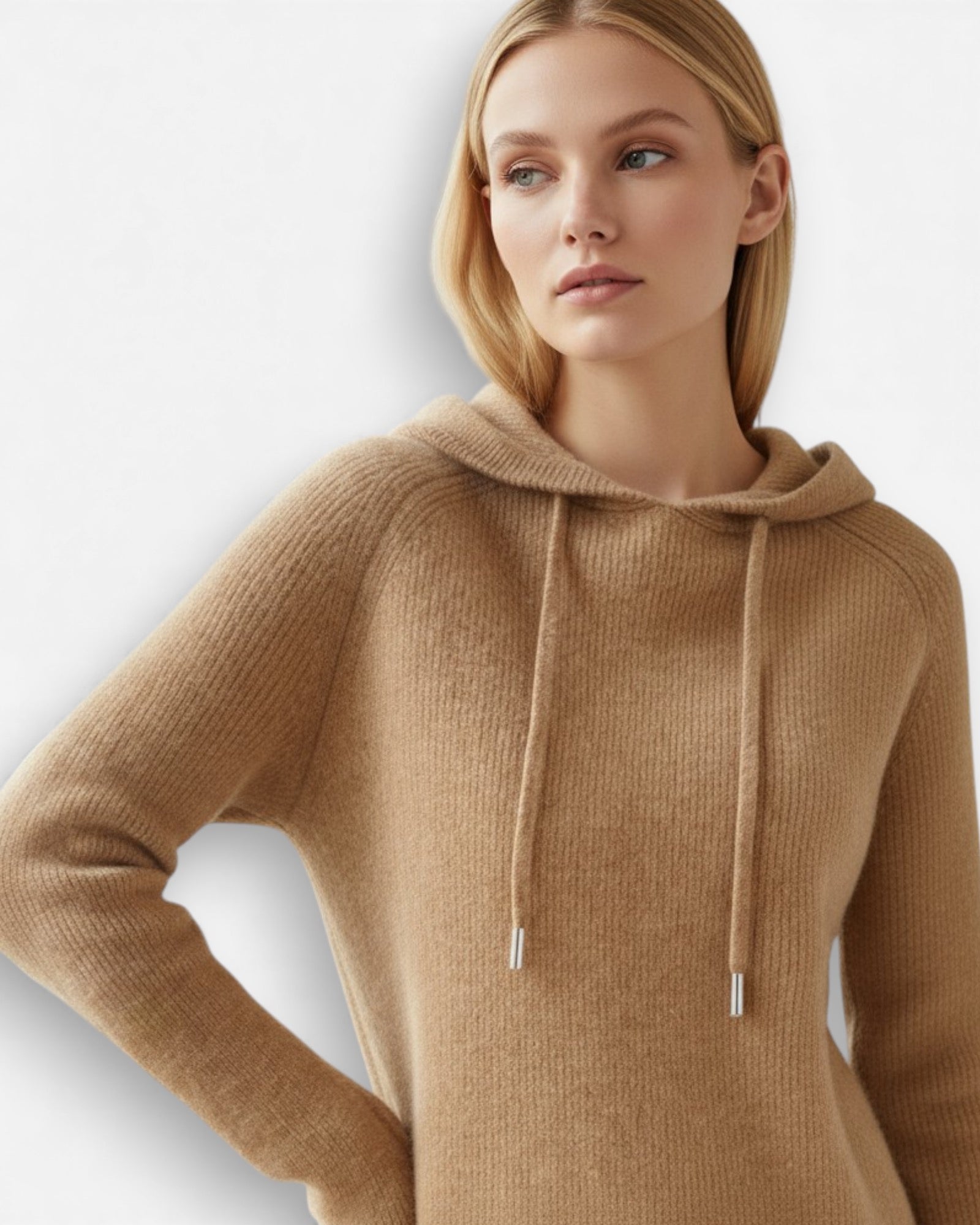 Weicher gerippter pullover für Damen mit Kapuze