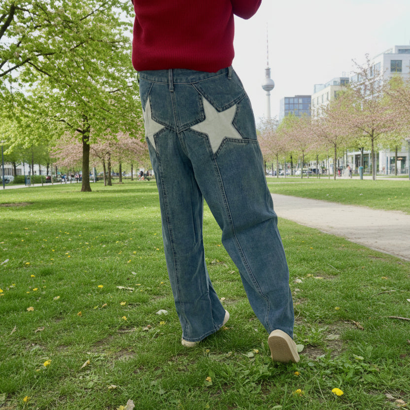 Damen Jeans mit Stern-Patches in lockerer Passform