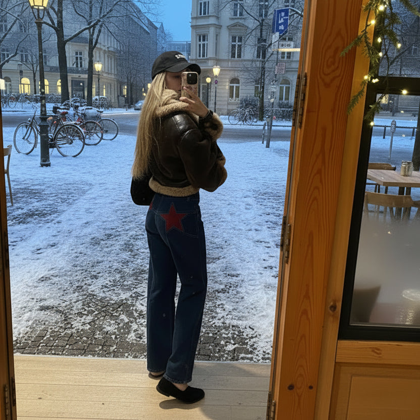 Damen Jeans mit Stern-Patches in lockerer Passform