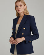 Taillierter eleganter Blazer für Damen mit goldenen Knöpfen