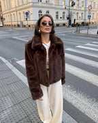 Flauschige Jacke für Damen aus Kunstpelz mit Umlegekragen