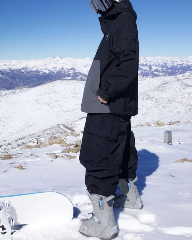 Baggy Skihose mit elastischen Beinabschlüssen und Cargo-Taschen – geeignet für Ski & Snowboard