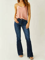 Damen Bootcut Jeans in klassischem Blau mit mittlerer Leibhöhe