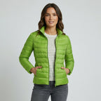 Leichte Steppjacke für Damen mit Stehkragen im einfarbigen Design