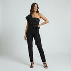 Eleganter Damen Jumpsuit im One Shoulder Schnitt mit Bindegürtel und weitem Bein