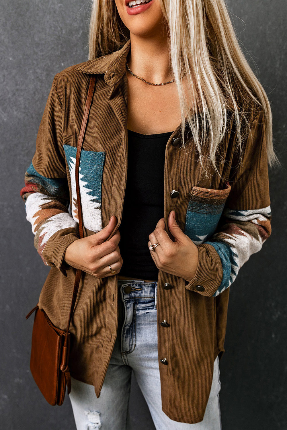 Braune Oversized-Damenjacke mit Ethno-Muster | Cordstoff 5