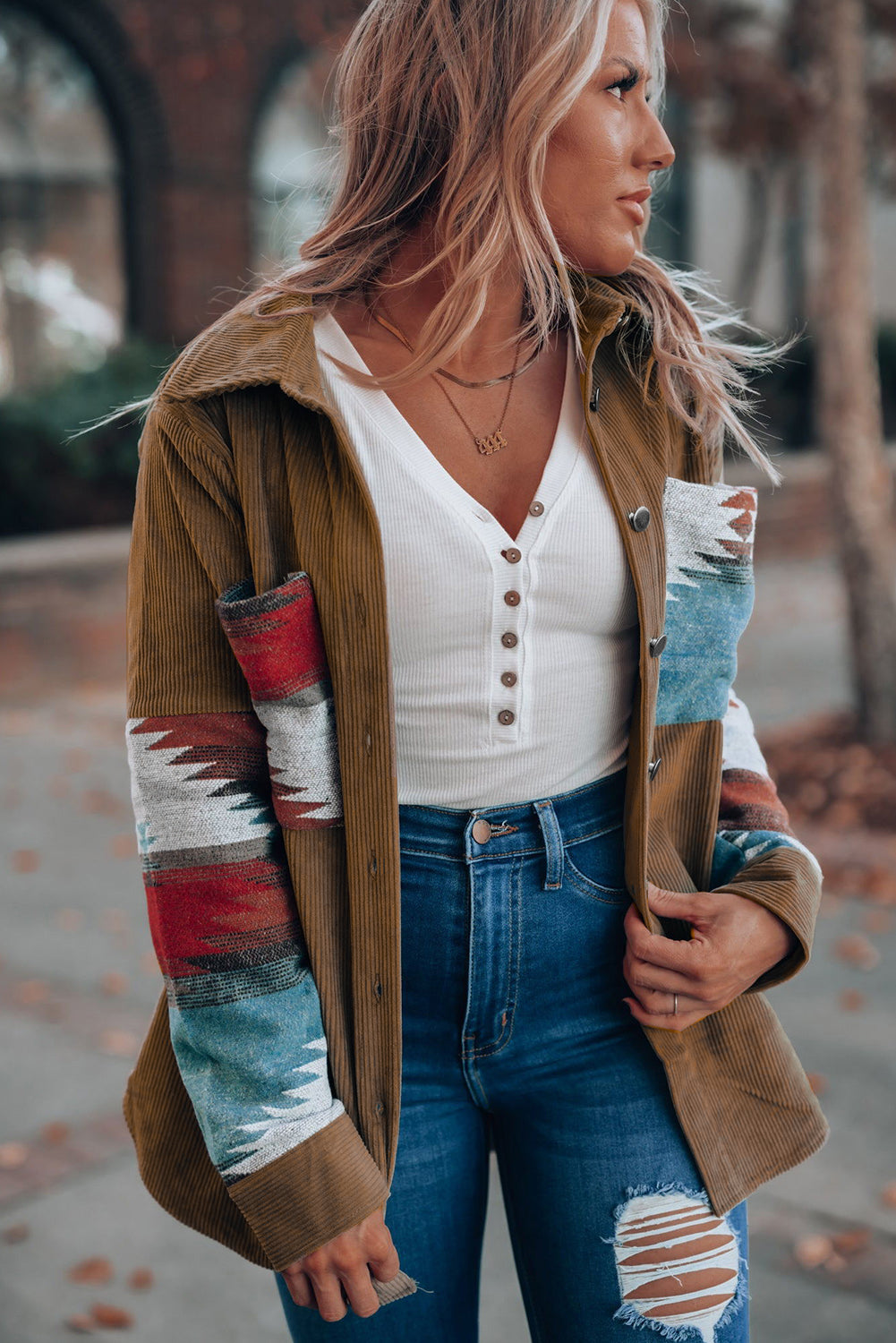 Braune Oversized-Damenjacke mit Ethno-Muster | Cordstoff 3