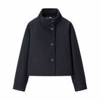 Kurze Damenjacke mit Stehkragen und geradem Schnitt