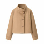 Kurze Damenjacke mit Stehkragen und geradem Schnitt