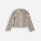 Strickjacke mit Knöpfen und Rundhalskragen | Kurz