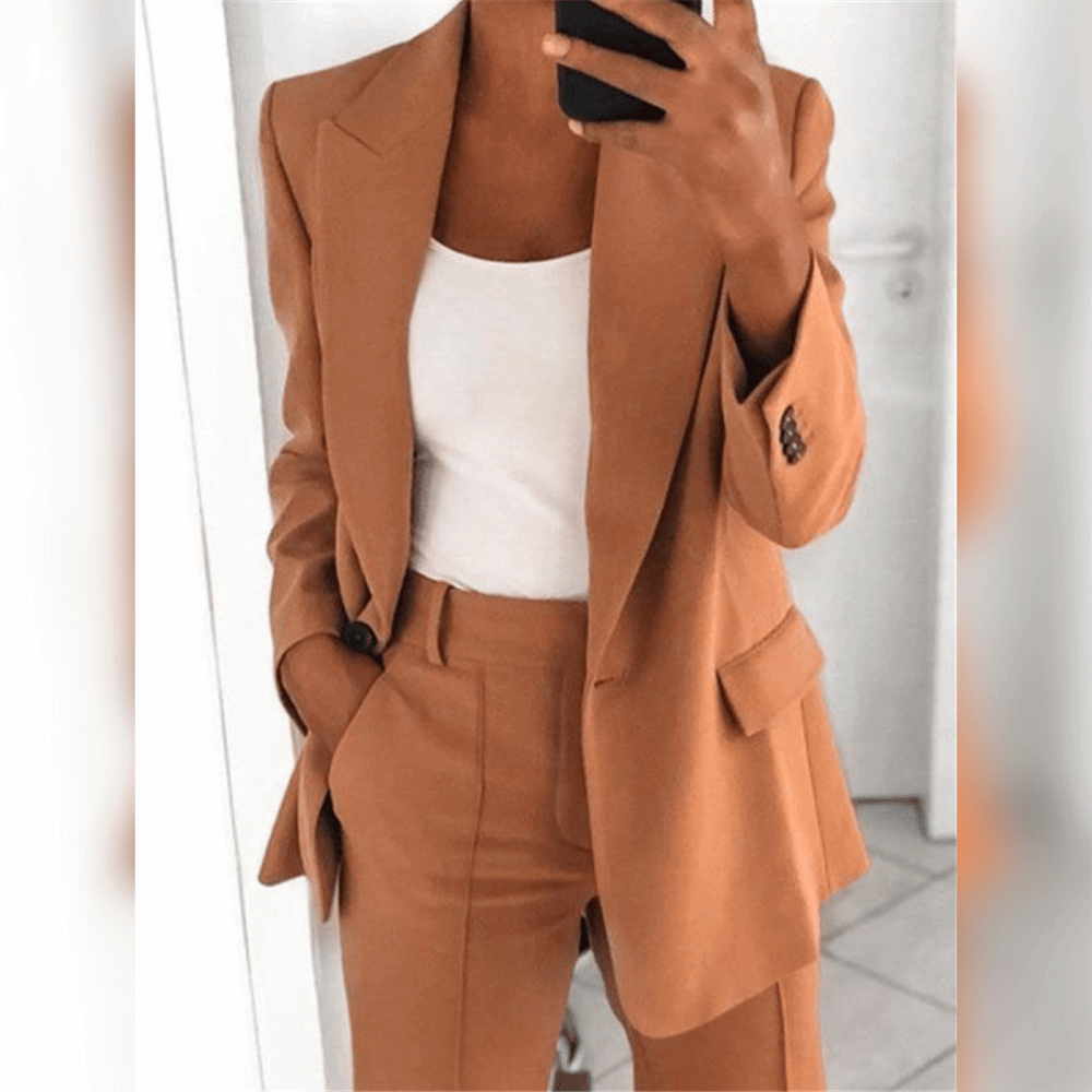 Eleganter Damenanzug in Orange