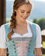 Dirndl mit Schürze für Damen im klassischen Design