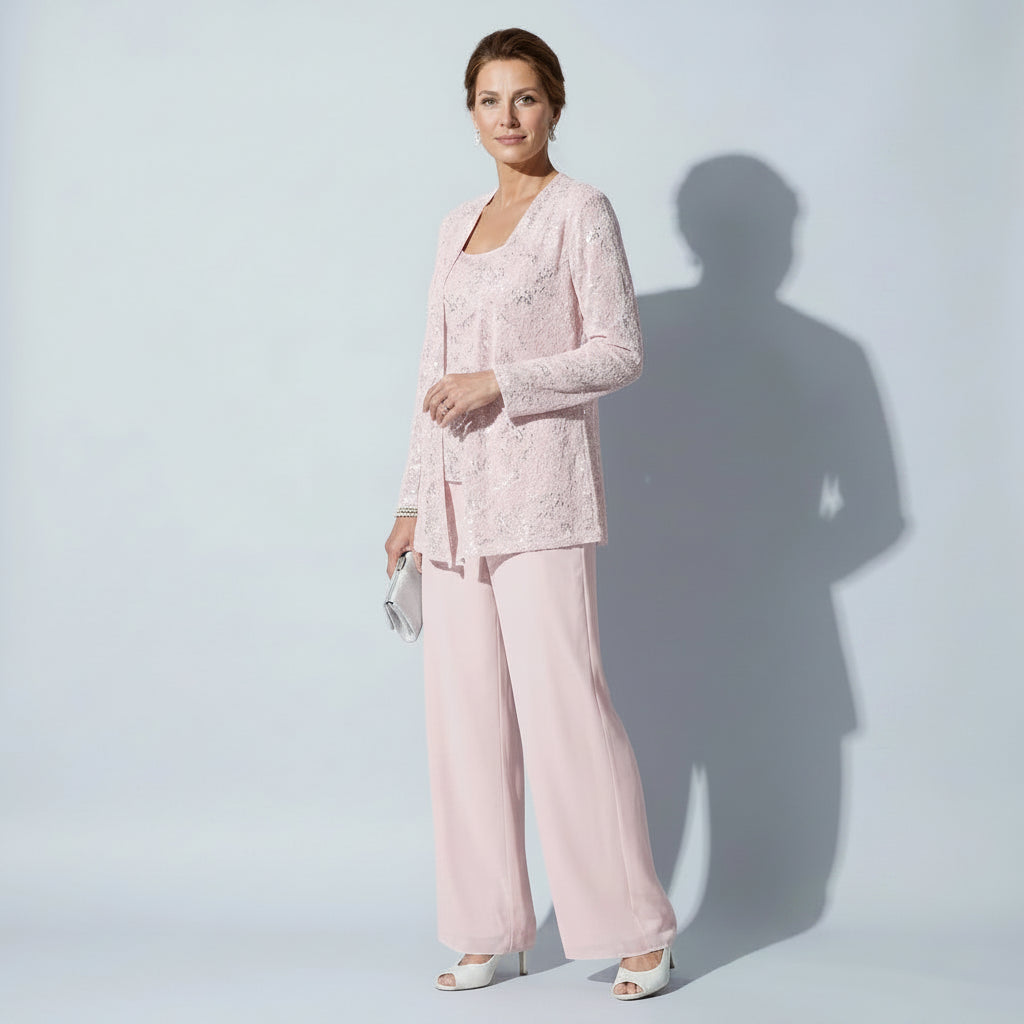 Dreiteiliger Hosenanzug für Damen als Hochzeitsgast mit weiter Hose und Pailletten Spitze