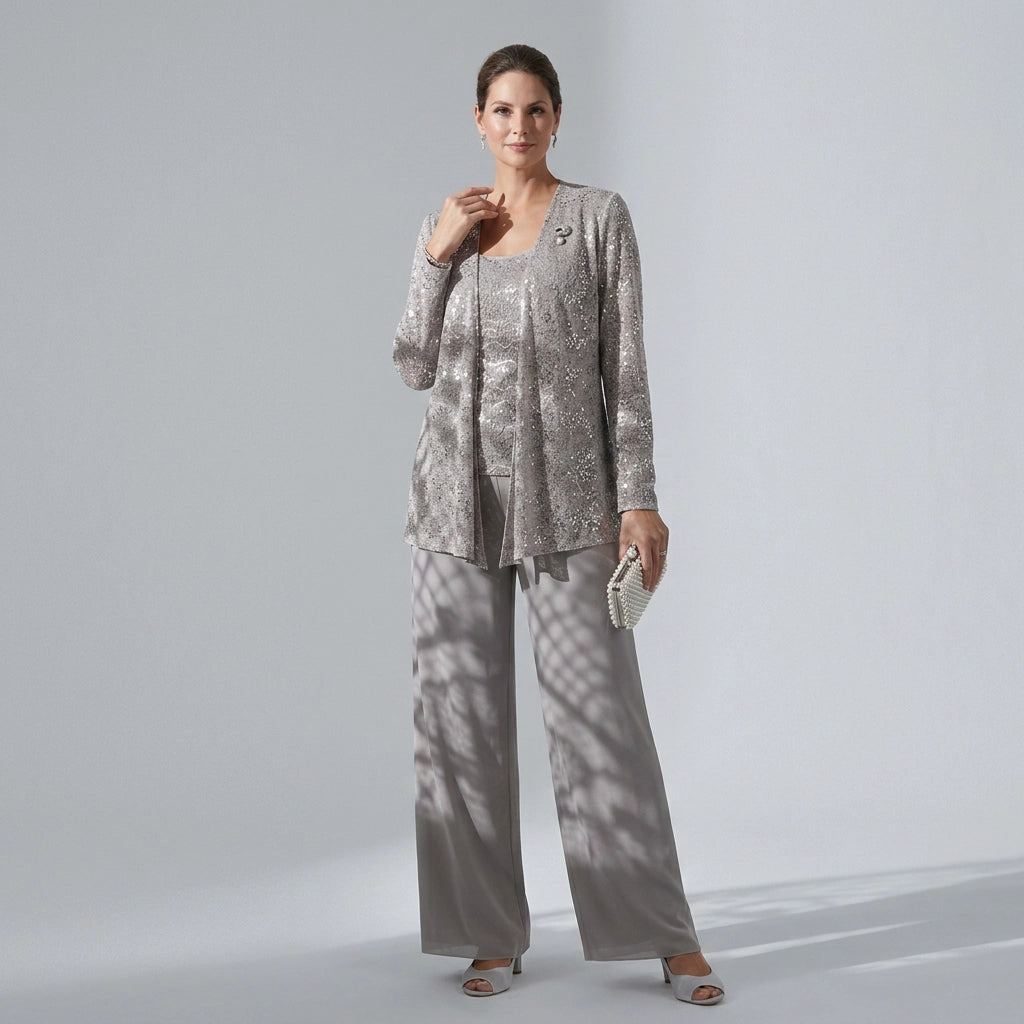 Dreiteiliger Hosenanzug für Damen als Hochzeitsgast mit weiter Hose und Pailletten Spitze