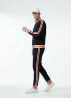 Trainingsanzug für Herren mit Reißverschluss und Bündchen an Ärmeln und Beinabschlüssen