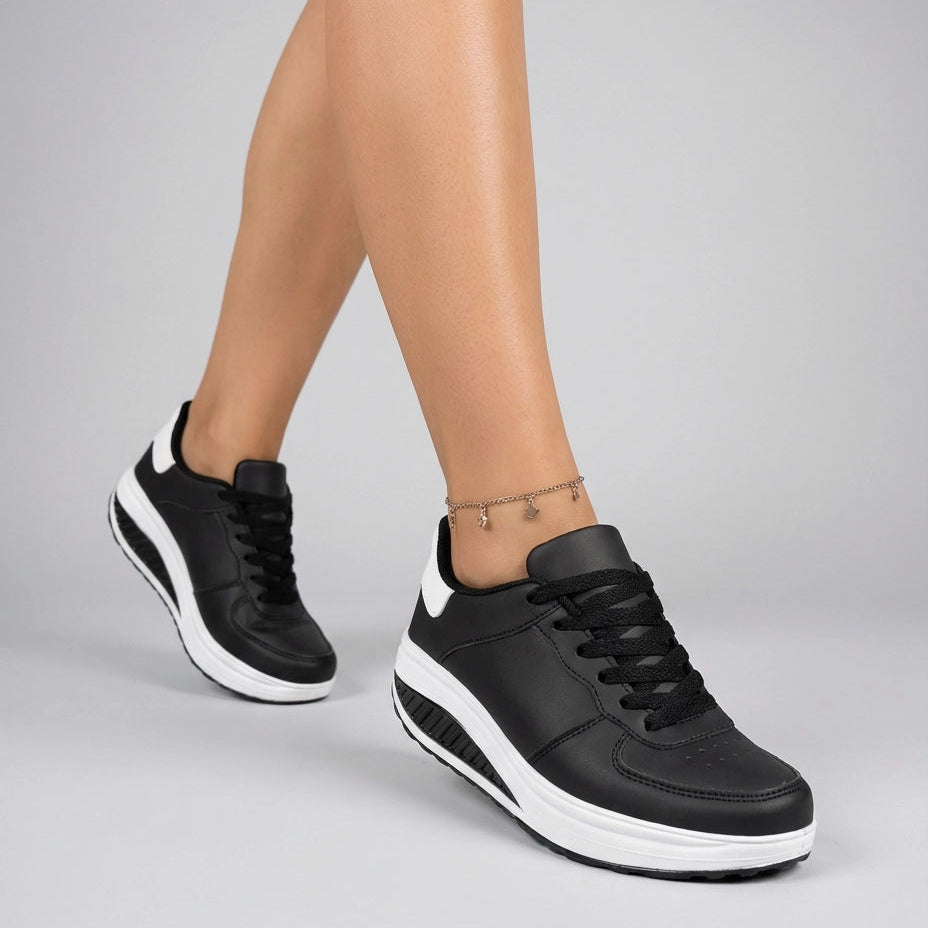 Sneaker für Damen in bequemer Weite mit gepolsterter Innensohle