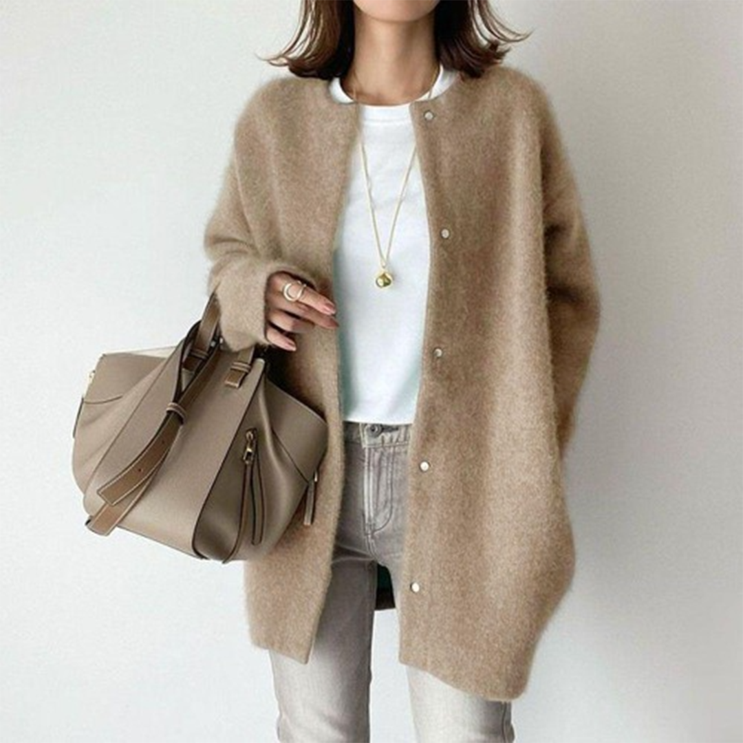 Elegante Strickjacke Damen | Zeitloses Design mit praktischen Taschen 0