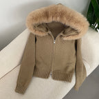 Strickjacke für Damen mit flauschiger Kapuze - kurz