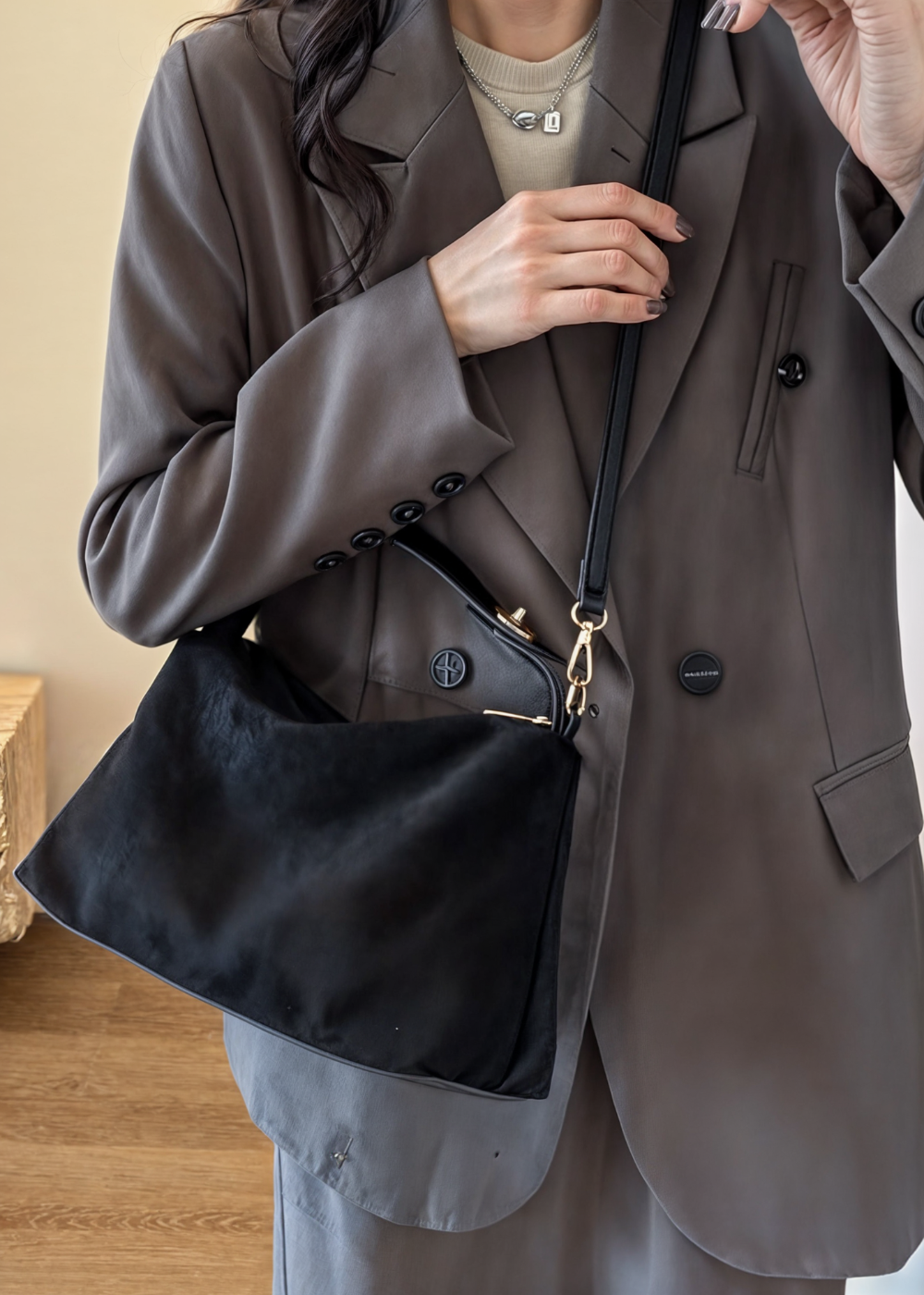 Elegante Umhängetasche Damen aus Kunstwildleder mit Reißverschluss 6