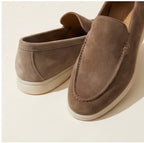 Klassische Slipper für Herren im Velours Design