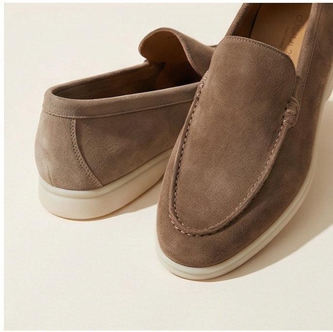 Klassische Slipper für Herren im Velours Design