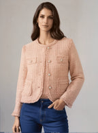 Kurze Tweed Jacke für Damen mit Brusttaschen und ohne Kragen