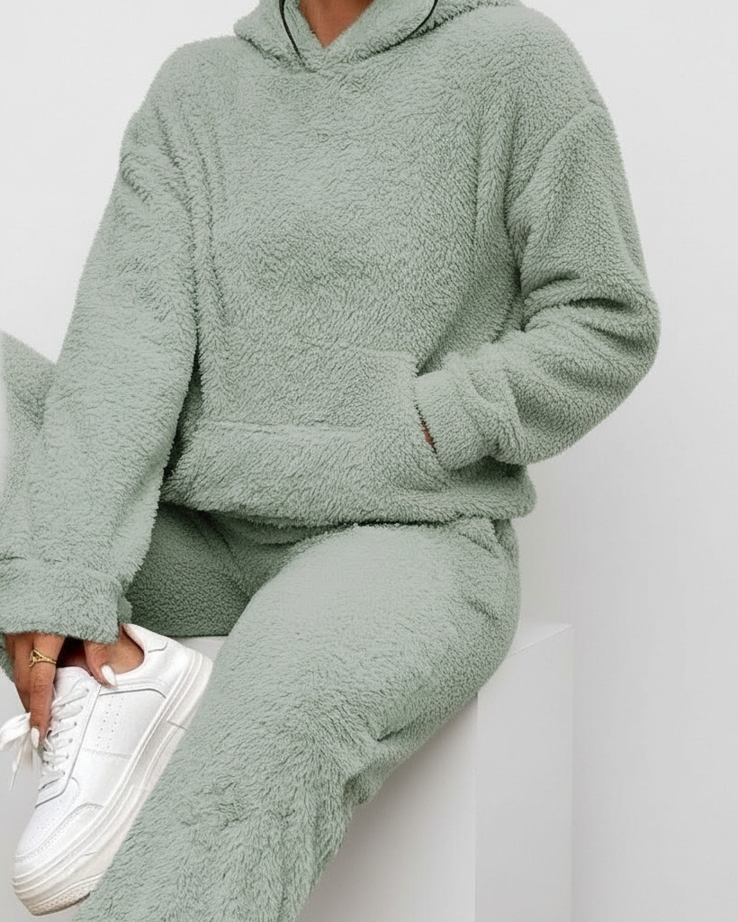 Weiches Lounge Set für Damen mit Hoodie